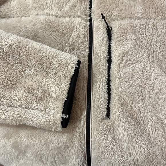 fluffy yarn fleece full zip jacket, super soft, worn only once! like brand new. - Picture 2 of 4